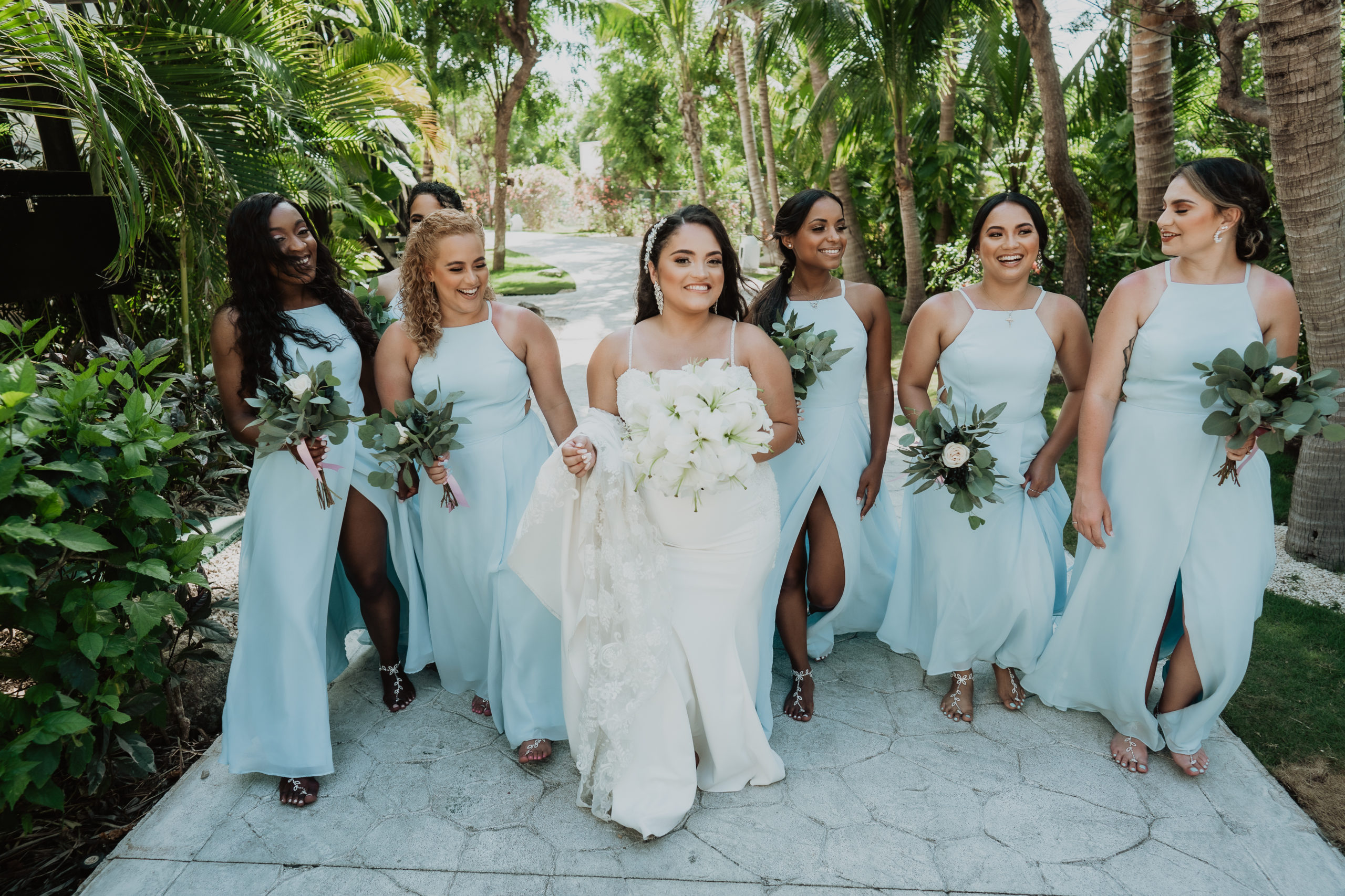 bride and bridesmaids in Cancun wedding