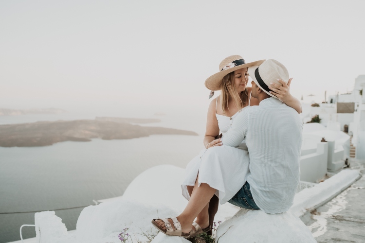 Santorini-elopement