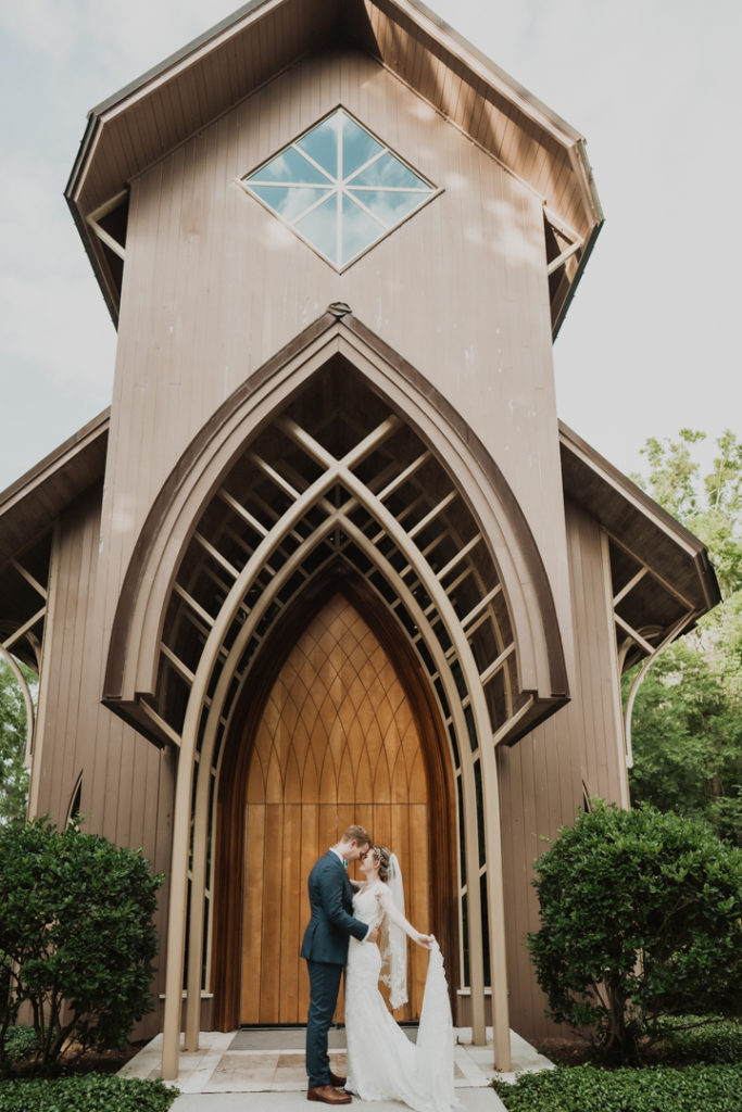 romantic wedding locations - Jacksonville chapel